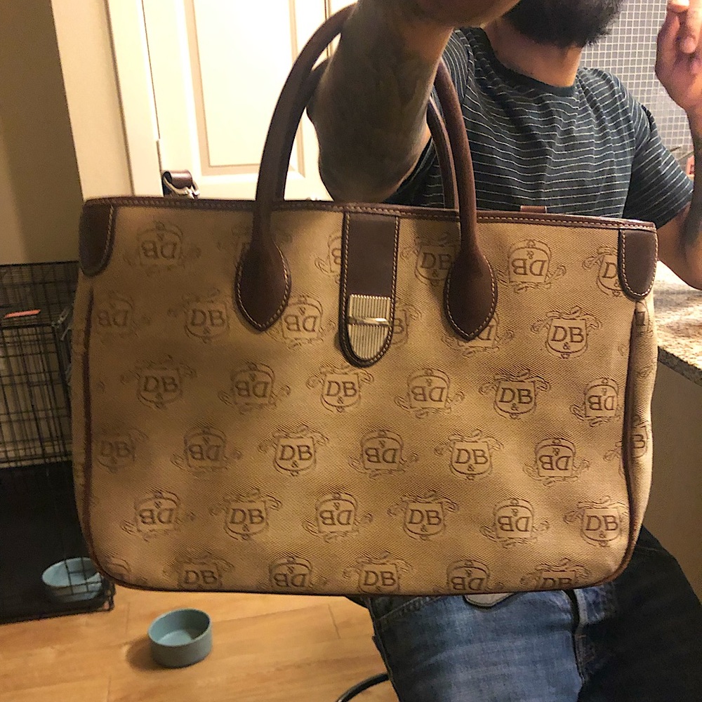 Vintage Dooney &Bourke messenger bag with strap